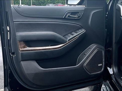 Used 2018 Chevrolet Suburban LT RWD image 20
