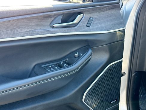 Used 2021 Jeep Grand Cherokee L Limited image 8