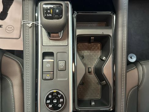 New 2026 Nissan Pathfinder Platinum AWD/4WD image 18