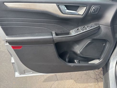 Used 2021 Ford Escape SEL w/ Technology Package image 9