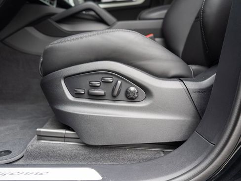 New 2026 Porsche Cayenne AWD/4WD image 29