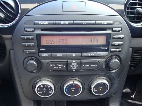 Used 2015 MAZDA MX-5 Miata Sport image 16