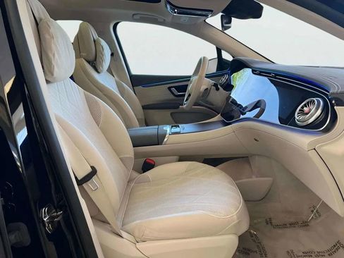 Used 2023 Mercedes-Benz EQS 580 4MATIC SUV w/ Exclusive Trim Package image 13