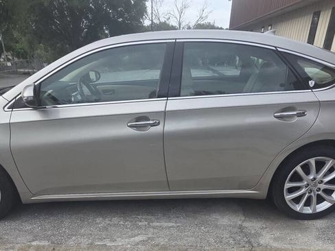 Used 2014 Toyota Avalon Limited image 2