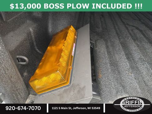 Used 2024 RAM 2500 Tradesman w/ Chrome Appearance Group image 17