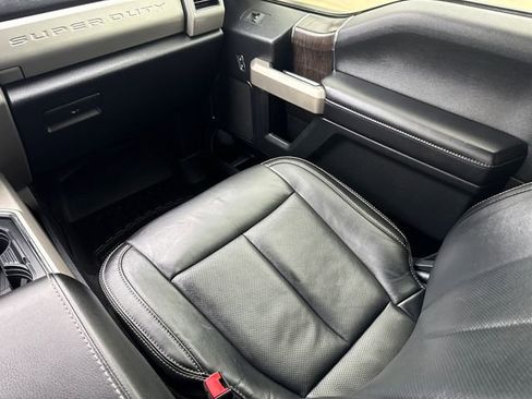Used 2020 Ford F350 Lariat w/ Lariat Ultimate Package AWD/4WD image 16
