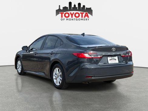 Used 2025 Toyota Camry LE w/ Convenience Package image 5