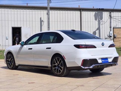 Used 2025 BMW 740i RWD image 4