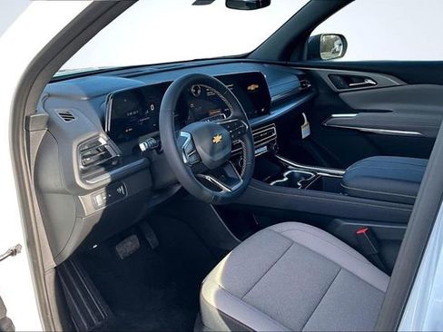 New 2026 Chevrolet Traverse LT w/ Sun and Wheel Package image 7