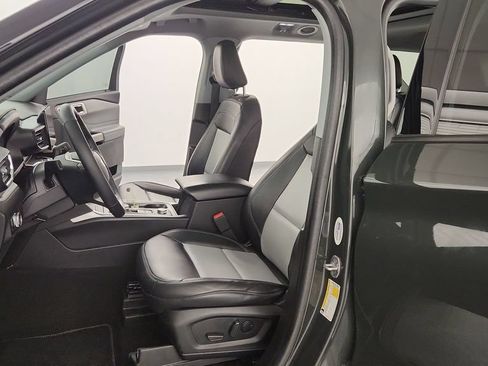 Used 2023 Ford Explorer XLT w/ Equipment Group 202A AWD/4WD image 14