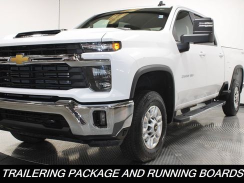 Used 2025 Chevrolet Silverado 2500 LT w/ Convenience Package AWD/4WD image 3