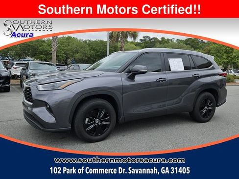 Used 2023 Toyota Highlander XLE FWD image 1