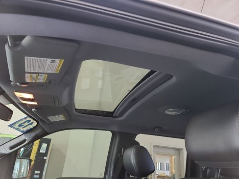 Used 2013 Ford F150 Lariat w/ Lariat Chrome Pkg image 11