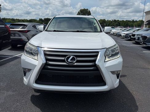 Used 2017 Lexus GX 460 Premium AWD/4WD image 3