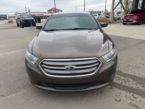 Used 2015 Ford Taurus SEL image 8