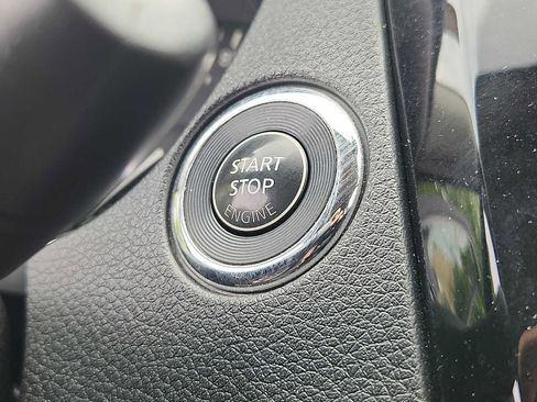 Used 2020 Nissan Rogue SV AWD/4WD image 23