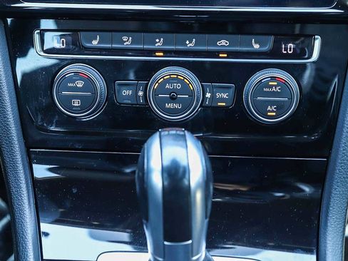 Used 2019 Volkswagen Golf R 4-Door image 14