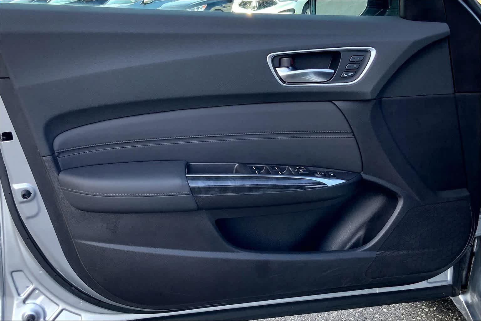 Used 2019 Acura TLX FWD image 21