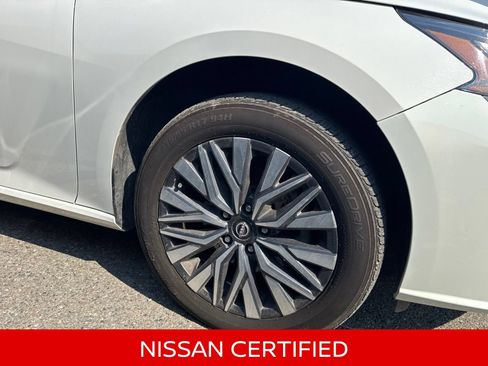 Certified 2025 Nissan Altima 2.5 SV AWD/4WD image 5