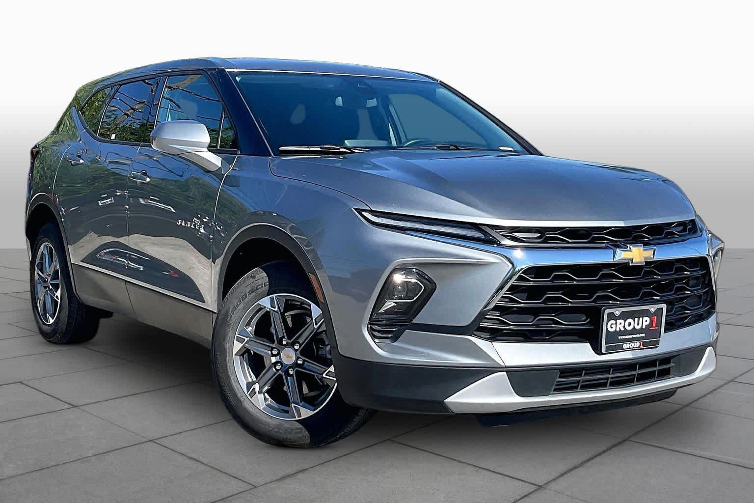 Used 2026 Chevrolet Blazer LT FWD image 3