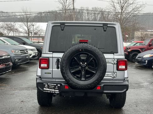 Used 2021 Jeep Wrangler Unlimited Sahara image 6