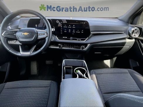 Used 2025 Chevrolet Equinox LT AWD/4WD image 9