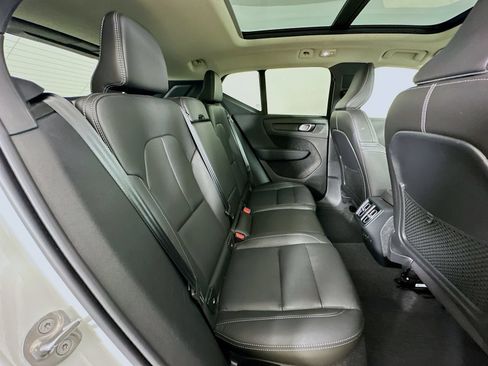 Used 2024 Volvo XC40 B5 Plus w/ Climate Package AWD/4WD image 40
