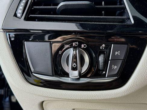 Used 2023 BMW 530i w/ Convenience Package image 10