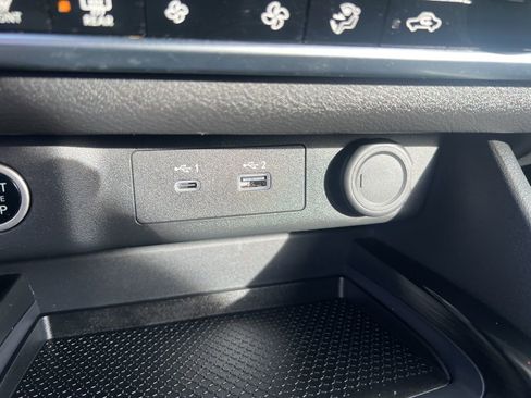 Used 2023 Nissan Rogue SV image 56