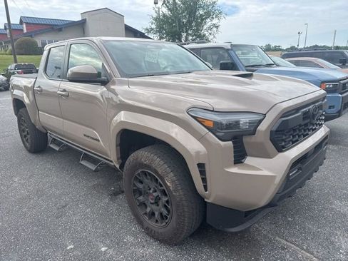Used 2026 Toyota Tacoma TRD Sport AWD/4WD image 2