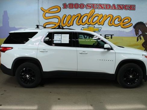 Used 2018 Chevrolet Traverse LT FWD image 1