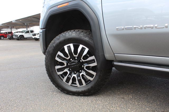 Used 2025 GMC Sierra 2500 Denali Ultimate AWD/4WD image 10