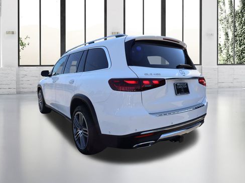 Used 2025 Mercedes-Benz GLS 450 4MATIC image 3