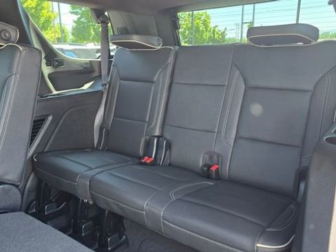 Used 2023 GMC Yukon SLT image 12