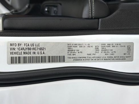 Used 2024 Jeep Grand Cherokee Limited 4xe w/ Luxury Tech Group II image 39