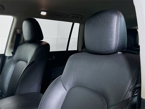 Used 2024 Nissan Armada SV image 10