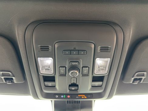 Used 2024 Chevrolet Suburban High Country image 13