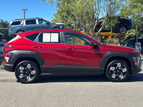Used 2025 Hyundai Kona SEL AWD/4WD image 3