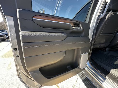 Used 2024 GMC Sierra 2500 Denali w/ Denali Reserve Package image 17