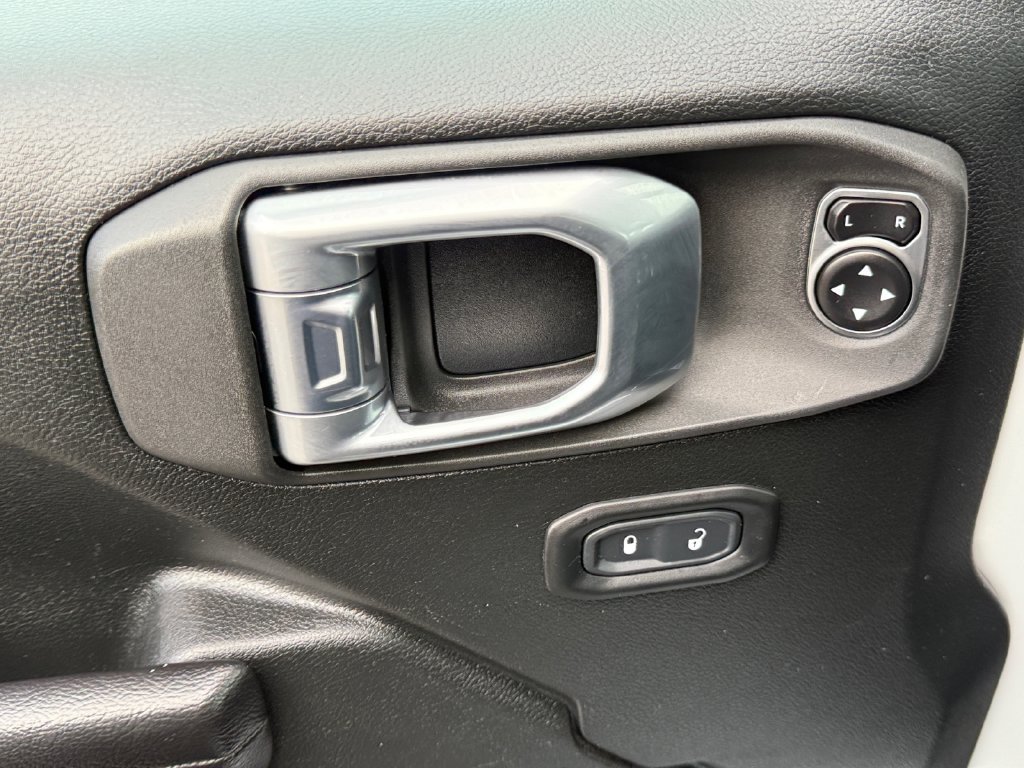 Used 2020 Jeep Wrangler Sport AWD/4WD image 11