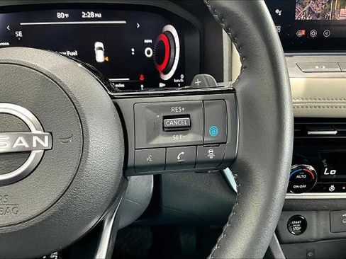 Certified 2024 Nissan Rogue SL FWD image 24