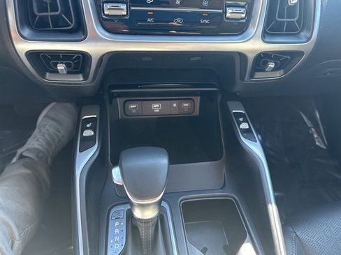 Used 2023 Kia Sorento S w/ Panoramic Sunroof Package image 22