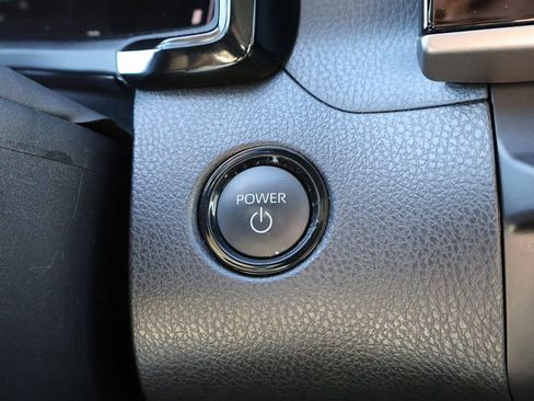 Used 2025 Toyota Camry LE image 31