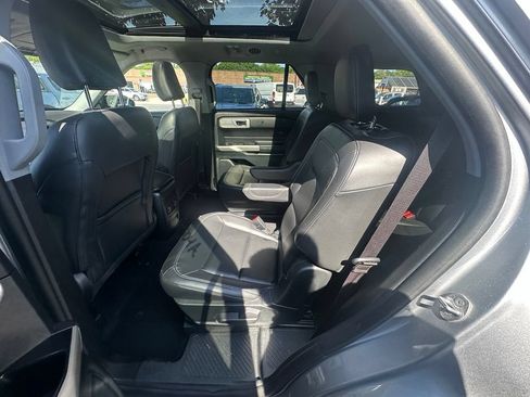 Used 2023 Ford Explorer XLT w/ Equipment Group 202A AWD/4WD image 8