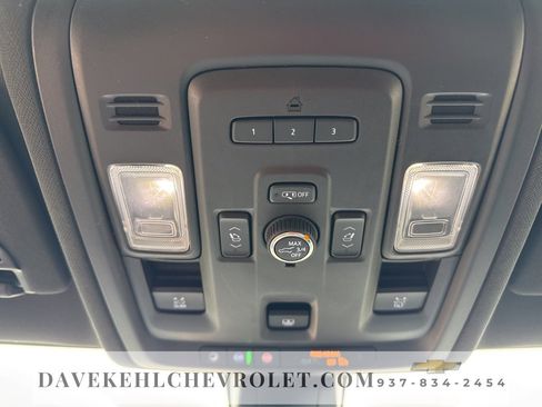 Used 2021 Chevrolet Suburban LT w/ Luxury Package image 13