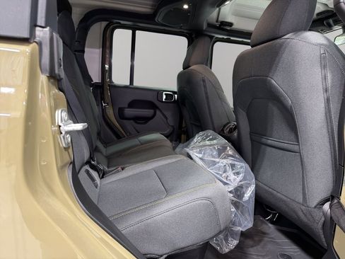 New 2025 Jeep Gladiator Willys image 17