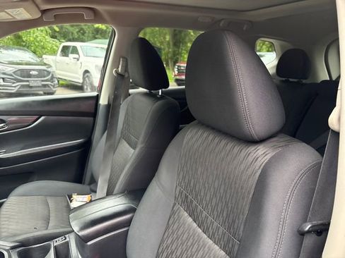 Used 2018 Nissan Rogue SV AWD/4WD image 9