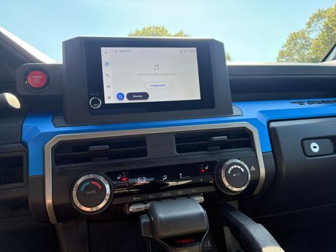 Used 2025 Toyota Tacoma TRD Off-Road image 18