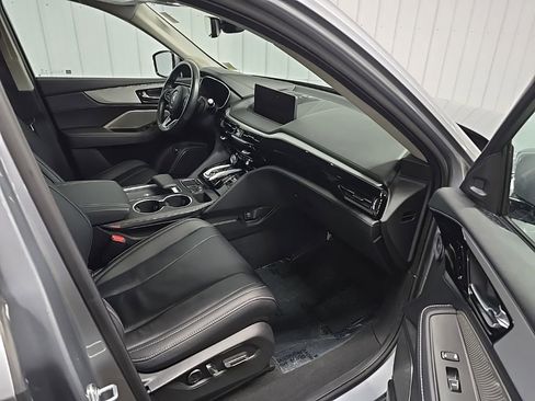 Used 2023 Acura MDX SH-AWD w/ Technology Package image 16