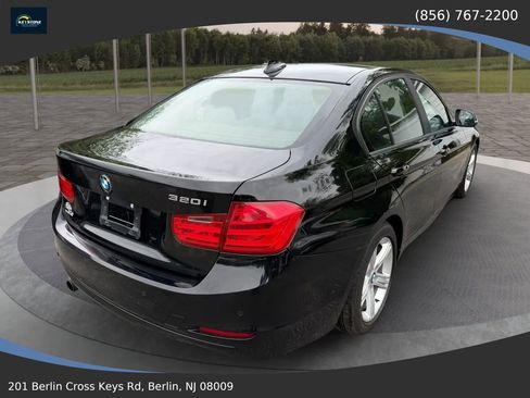 Used 2014 BMW 320i xDrive Sedan AWD/4WD image 5